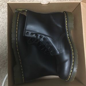 Dr. Martens 1460 Black Smooth (Size 10 - Men) U.S